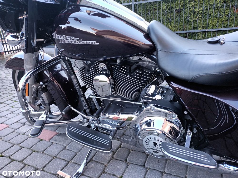 Harley-Davidson Touring Street Glide - 9
