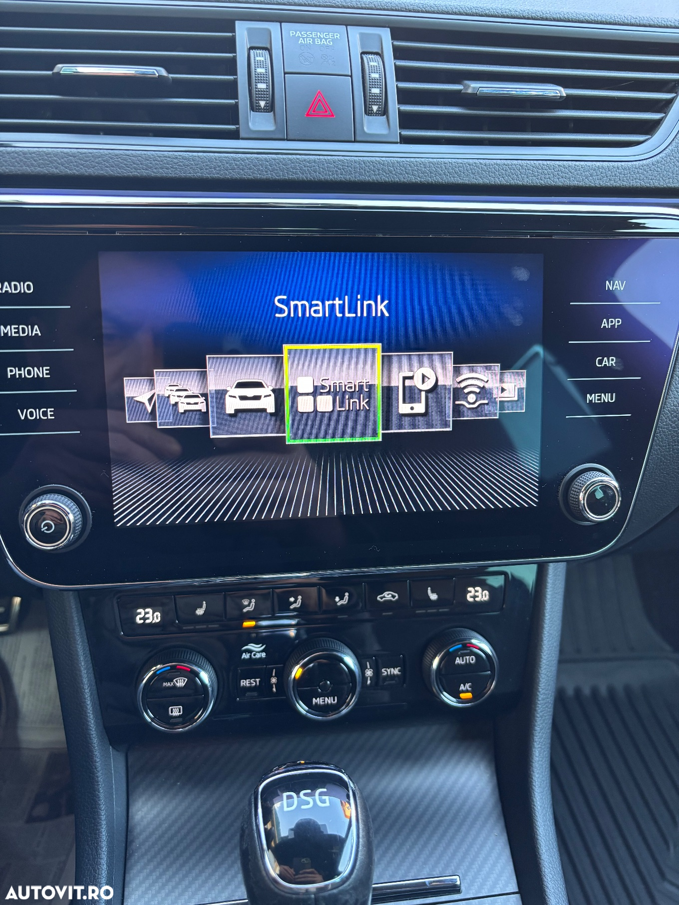 Skoda Superb 2.0 TDI DSG Sportline - 27