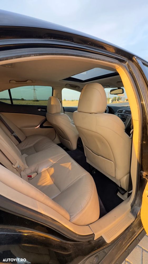 Lexus Seria IS 250 2.5 V6 Aut Luxury - 11