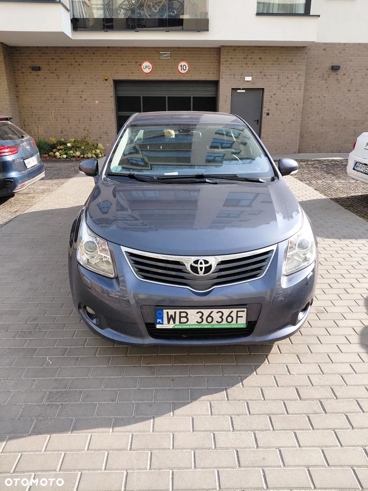 Toyota Avensis 1.8 Sol - 17