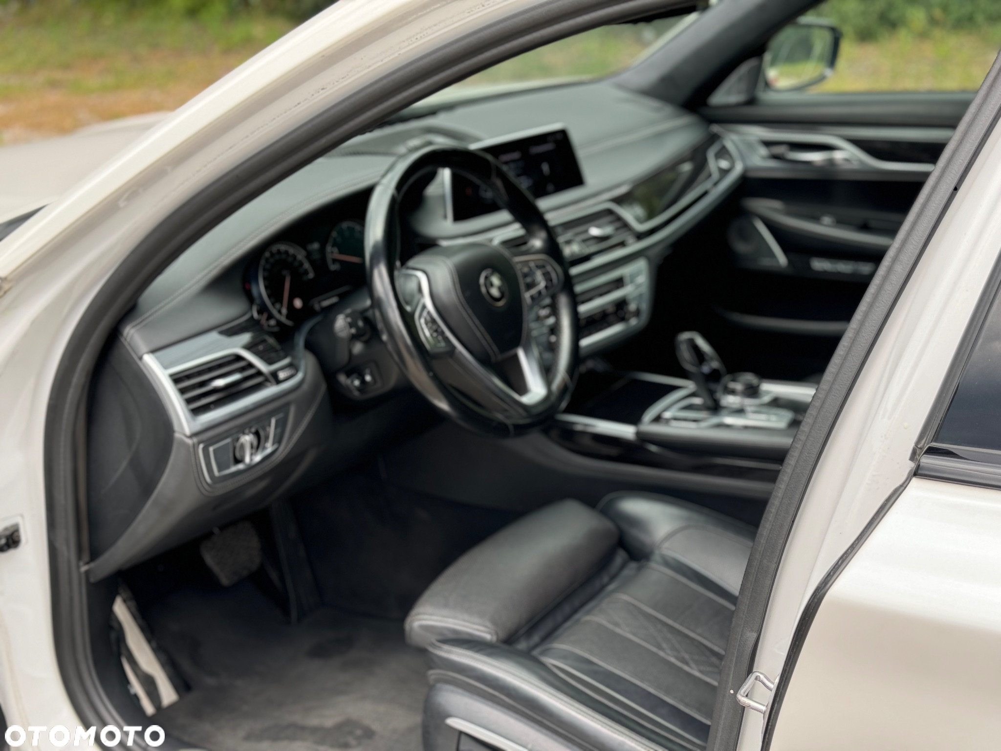 BMW Seria 7 750Li - 15