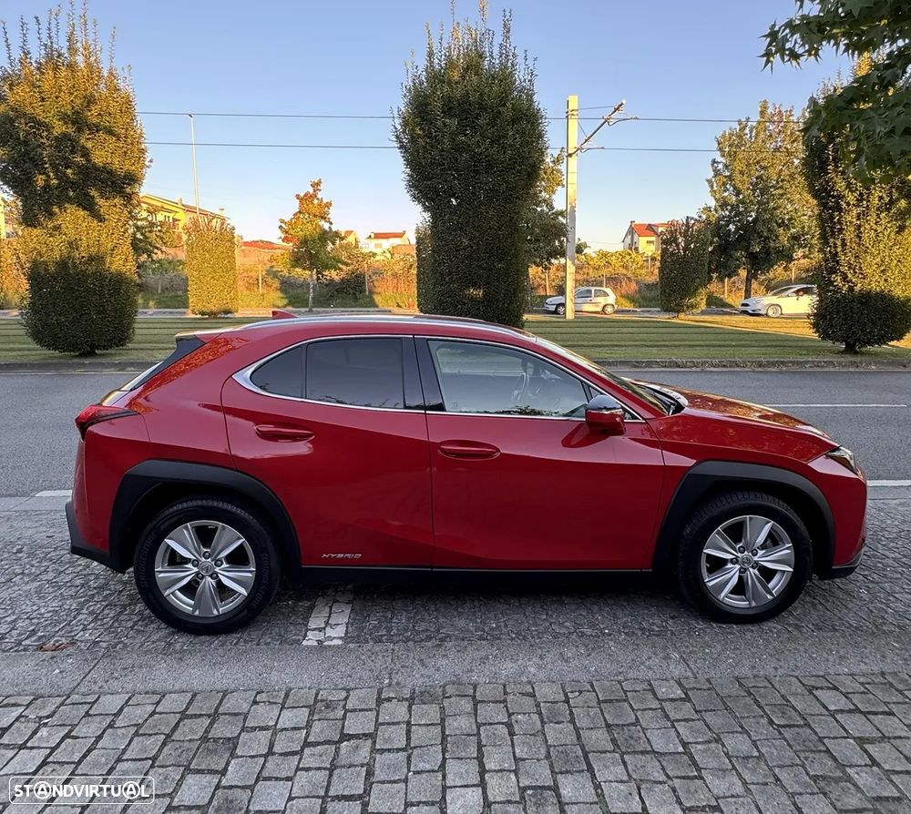 Lexus UX 250h Business - 8