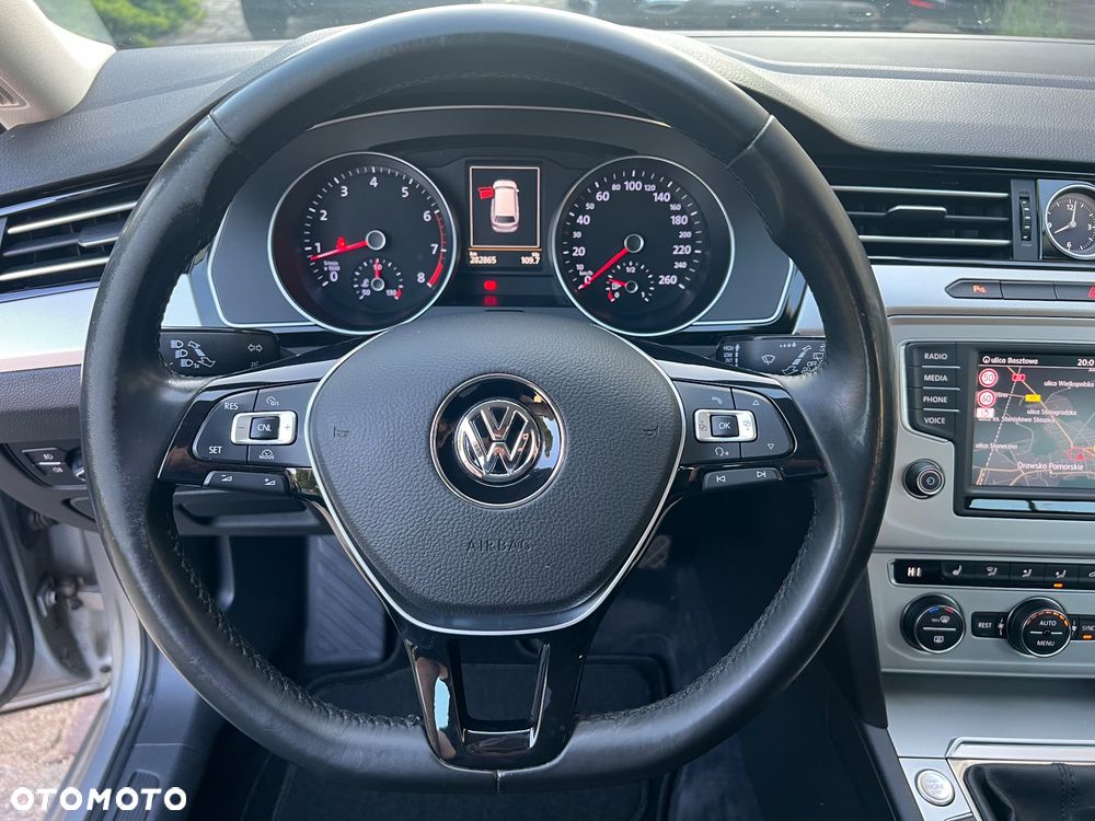Volkswagen Passat - 13