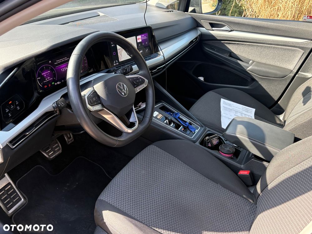 Volkswagen Golf - 8