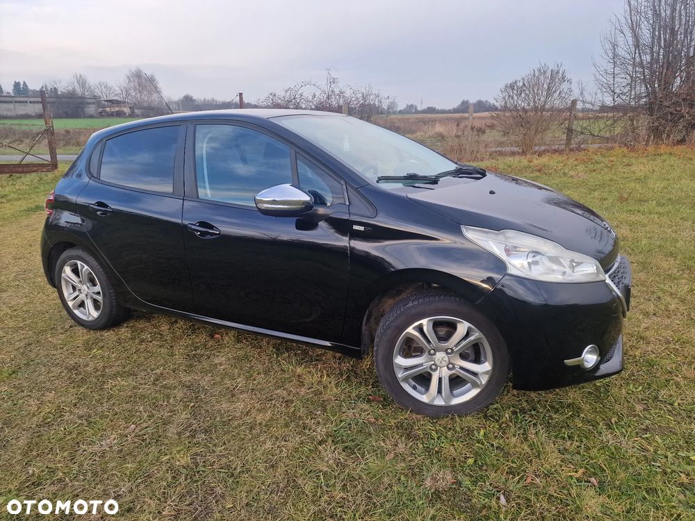 Peugeot 208 82 PureTech Style - 11