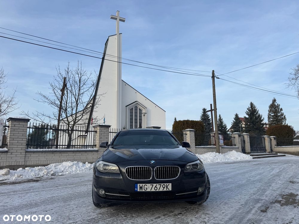 BMW Seria 5 528i xDrive - 10