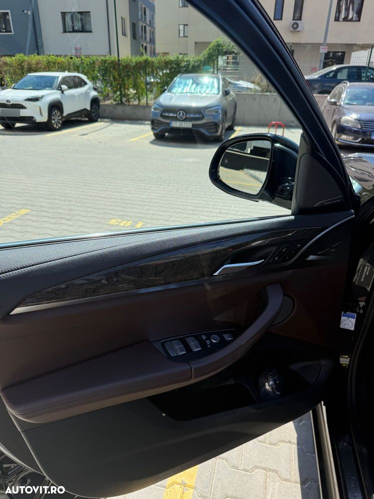 BMW X3 xDrive20d AT Luxury Line - 12