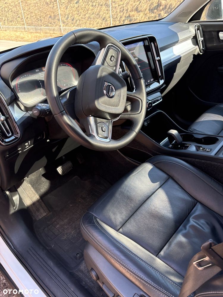 Volvo XC 40 T4 R-Design - 13