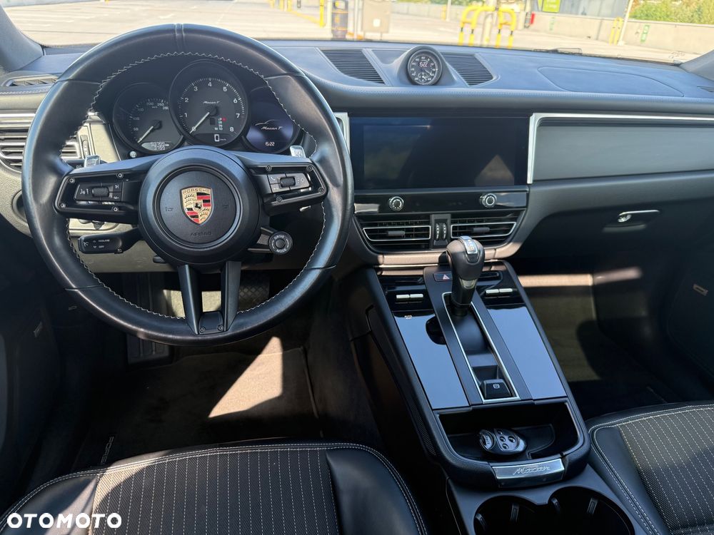 Porsche Macan T - 13