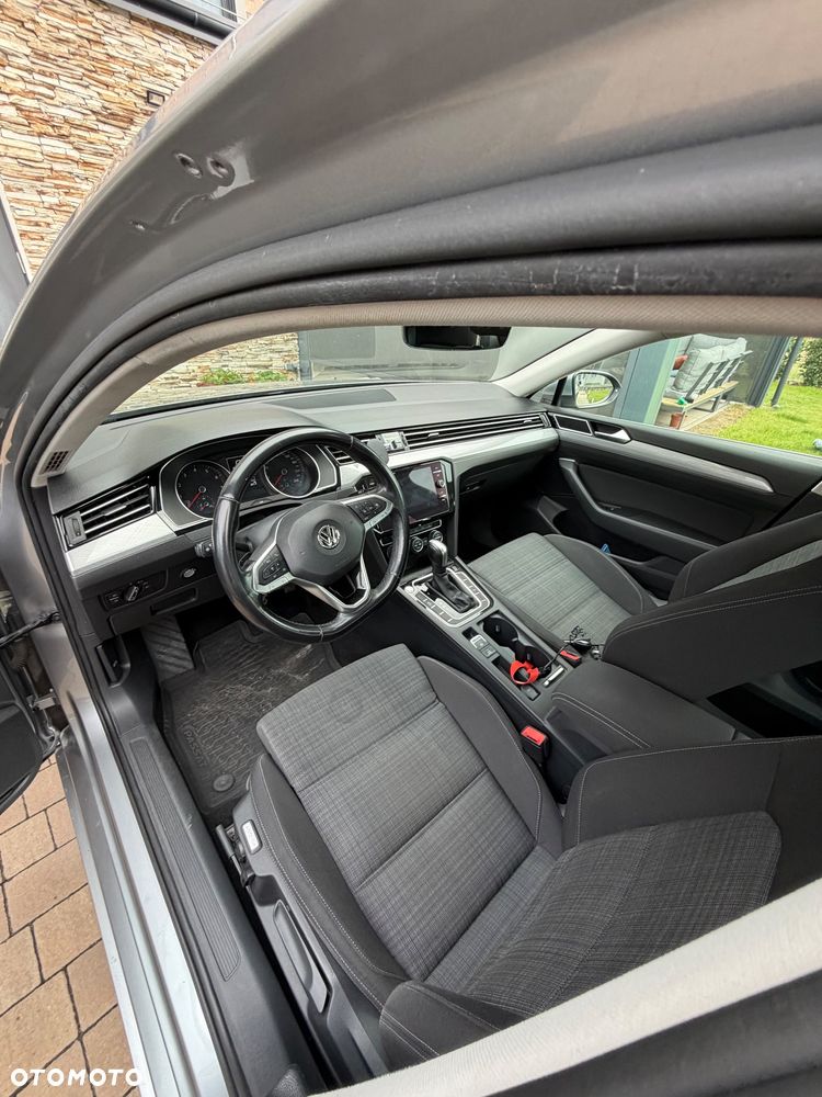 Volkswagen Passat - 22