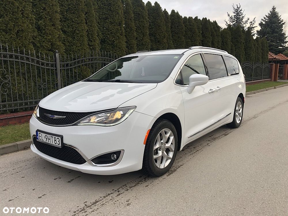 Chrysler Pacifica - 9