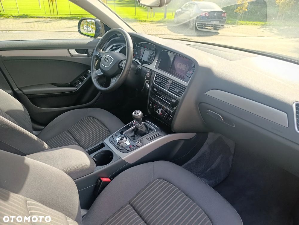 Audi A4 Avant 2.0 TDI DPF Ambiente - 19