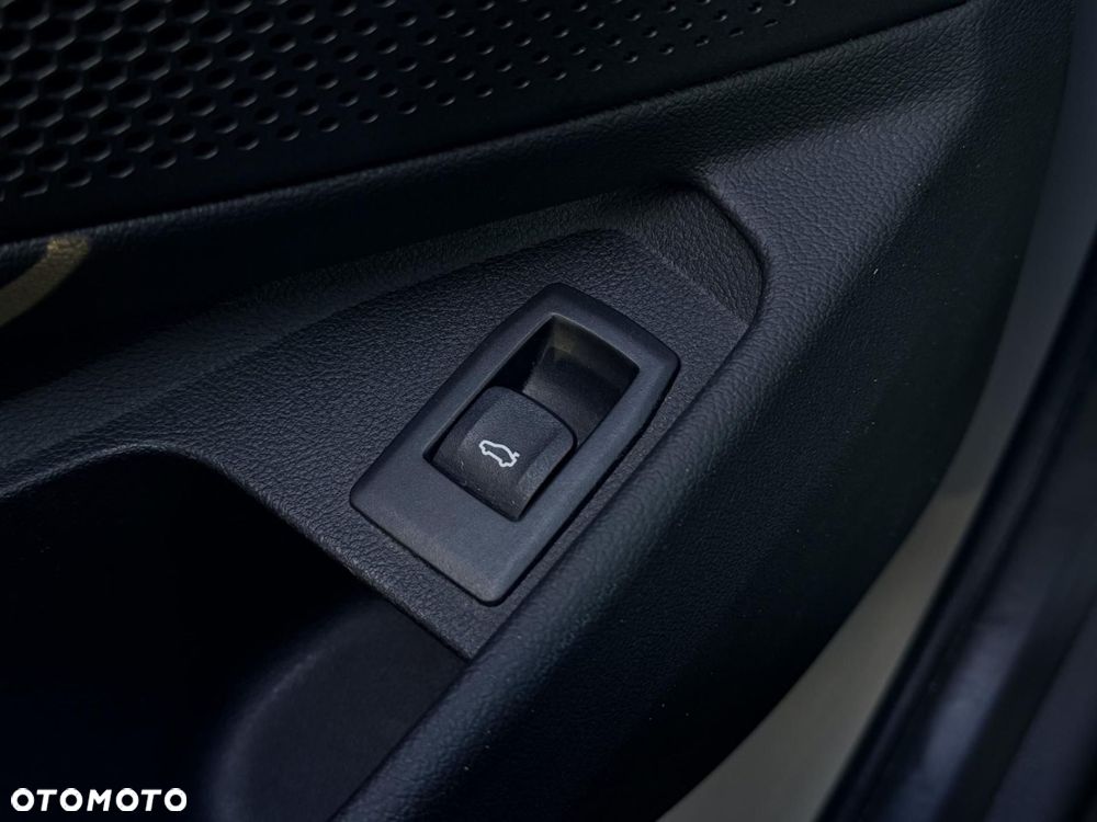 BMW Seria 3 320d xDrive - 23