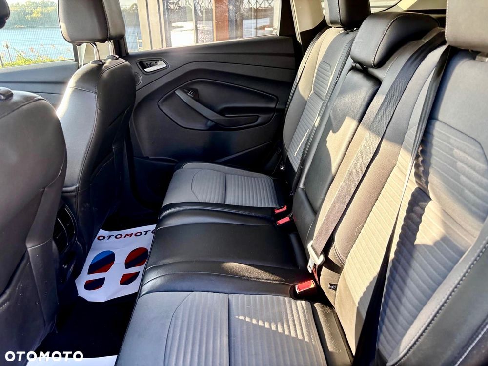 Ford Escape 2.0 EcoBoost AWD Titanium - 12
