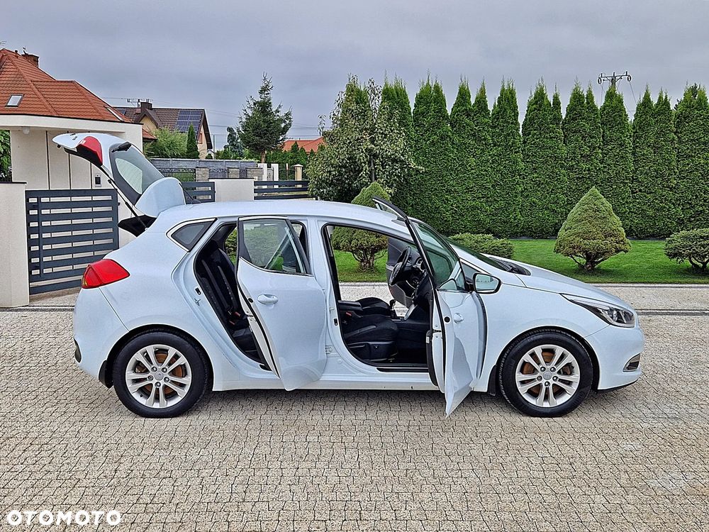 Kia Ceed 1.6 Crdi M Euro2012 - 10