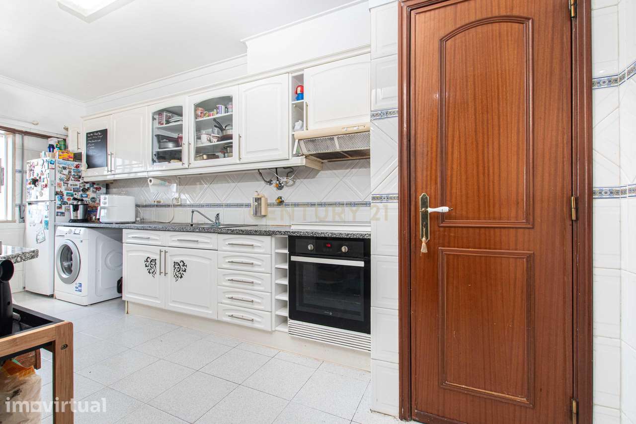 T3+1 Duplex com Terraço Vista Mar, Garagem para 4 Carros e Arrecadação - Grande imagem: 3/60