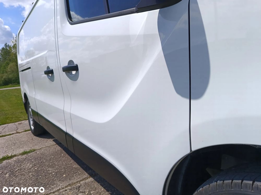 Renault Trafic L2H1 1.6 diesel 125kM 2018rok WEBASTO, CZUJNIKI PARKOWANIA, HAK, BAGAŻNIK DACHOWY, STAN BARDZO DOBRY! - 16
