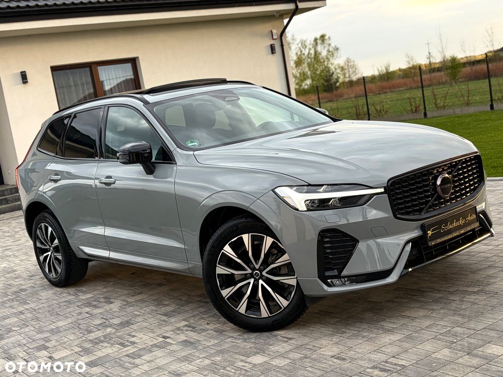 Volvo XC 60 B4 D Plus Dark - 17