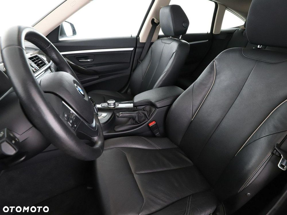 BMW Seria 3 318d Luxury Line - 13