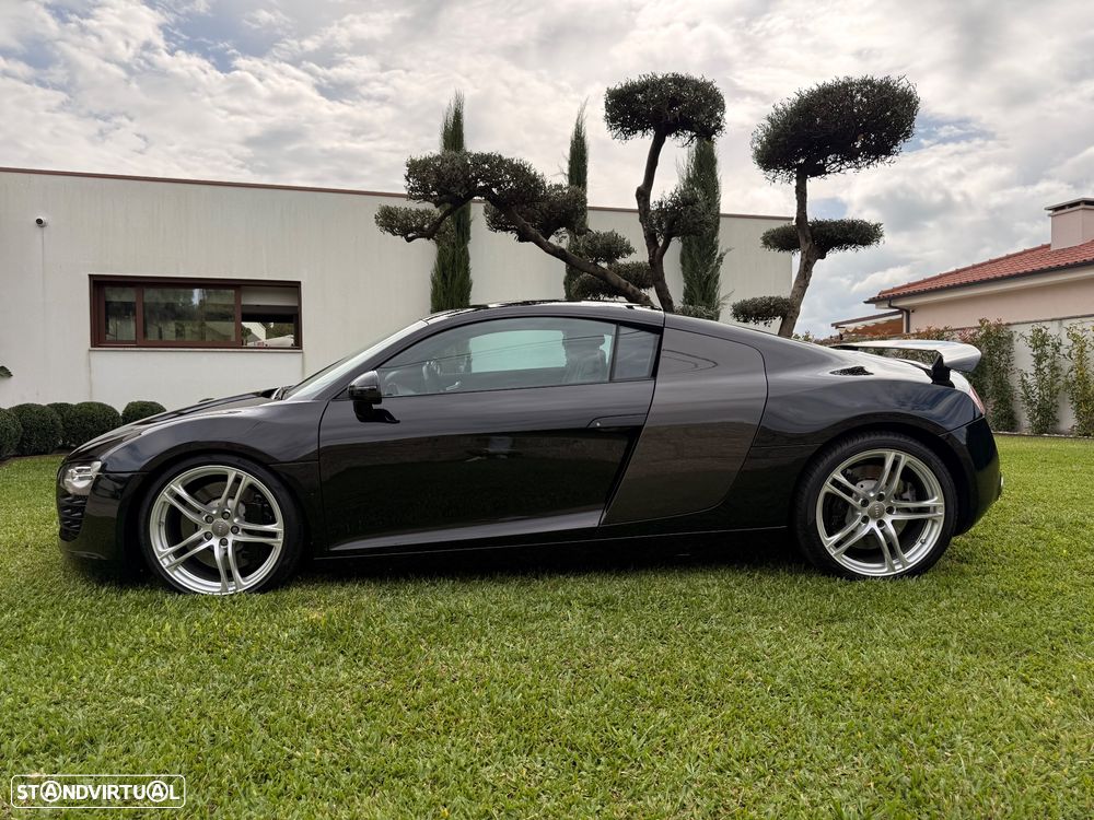 Audi R8 Coupé 4.2 FSi V8 quattro - 24