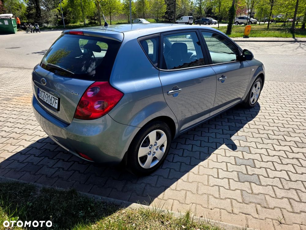 Kia Ceed 2.0 crdi Comfort + - 4