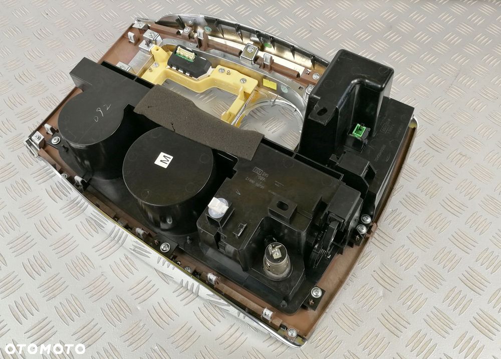 ramka panel dekor środkowy USB INFINITI QX80 2013- - 2