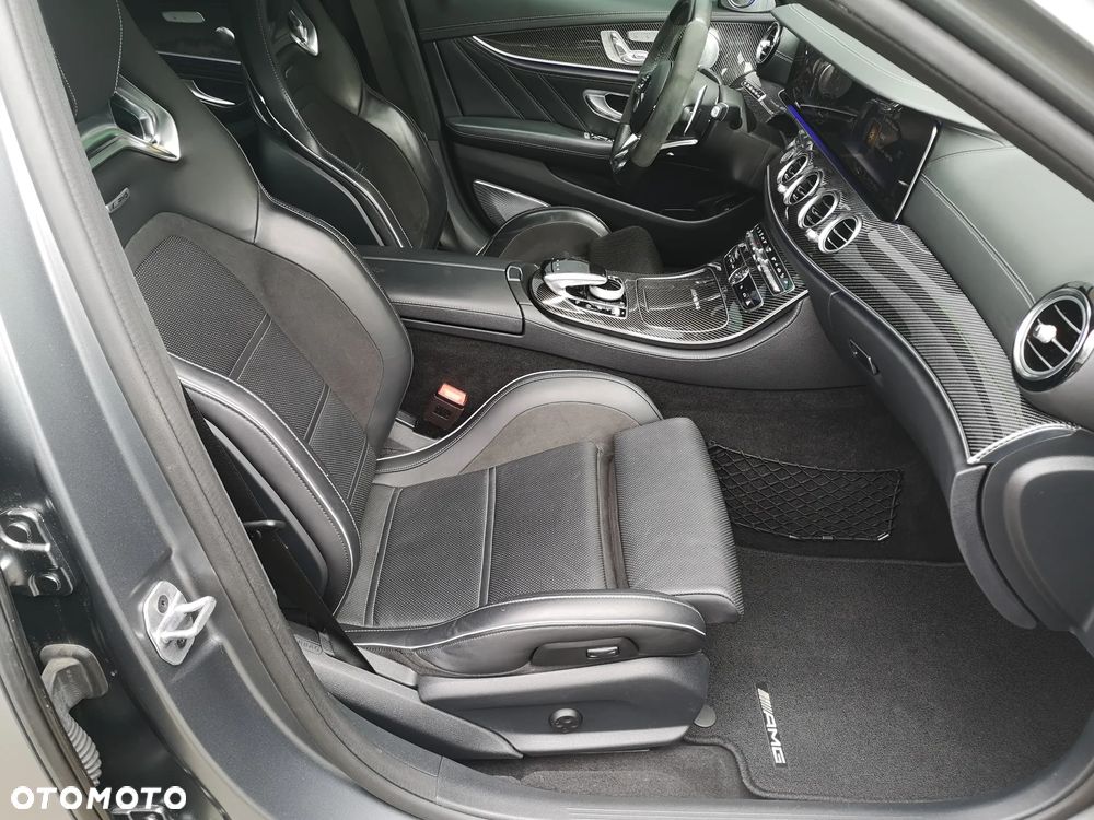 Mercedes-Benz Klasa E AMG 63 S 4-Matic+ - 23
