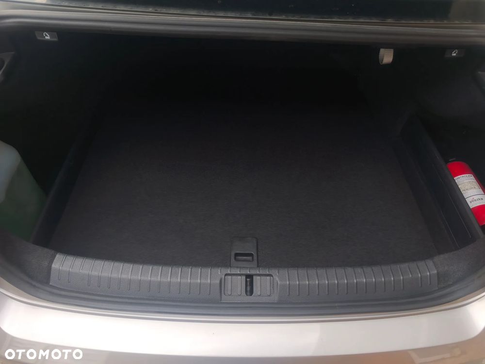 Volkswagen Passat 2.0 TDI BMT Highline DSG - 16