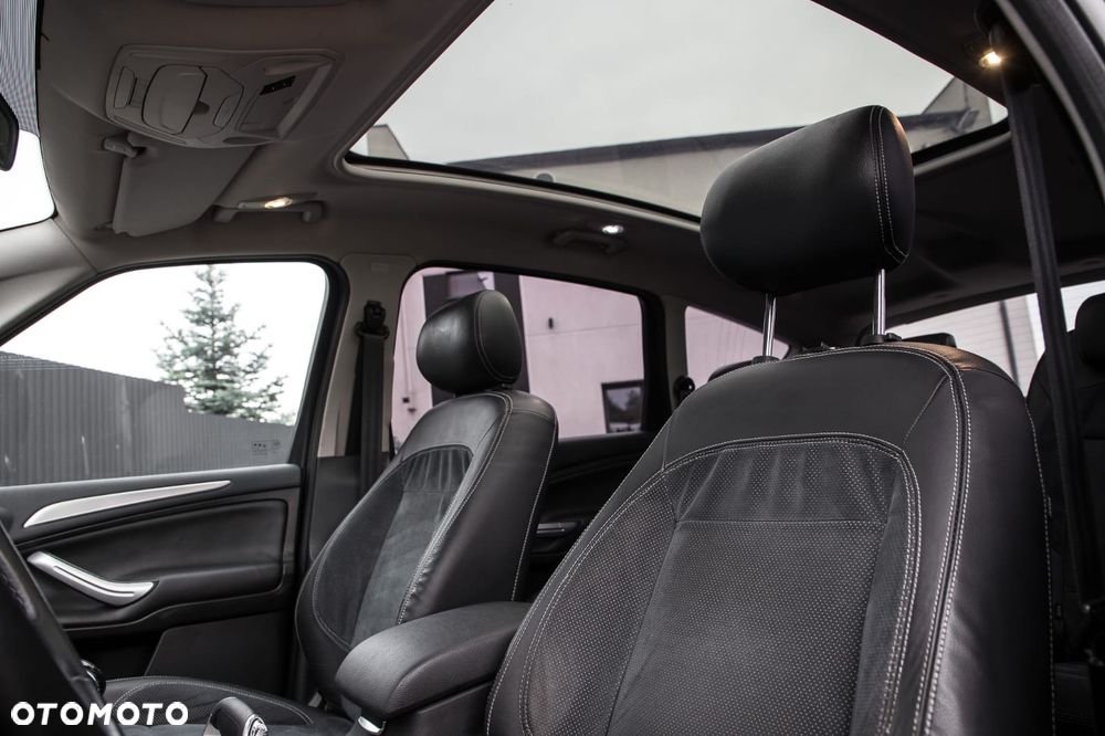 Ford S-Max - 17