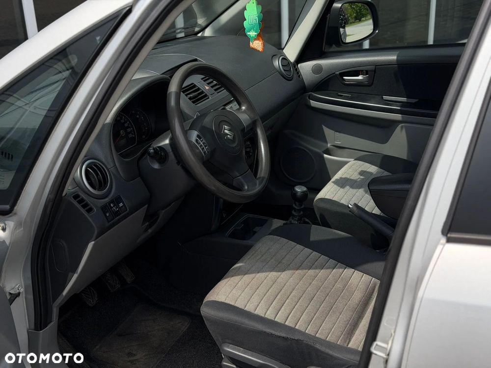 Suzuki SX4 1.6 DDiS Comfort - 24