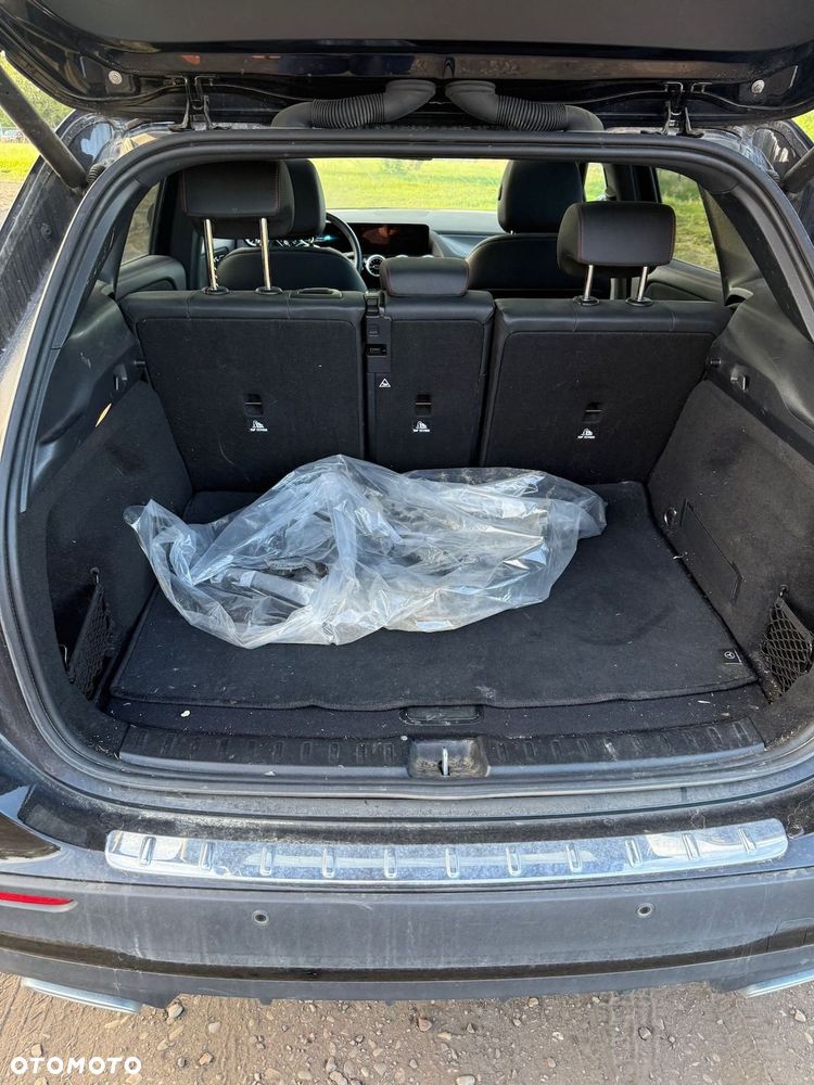 Mercedes-Benz GLA 250 4-Matic AMG Line - 40