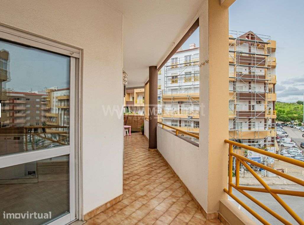 Luminoso Apartamento T2 com 2 casas de banho e ampla varanda situado n - Grande imagem: 5/5