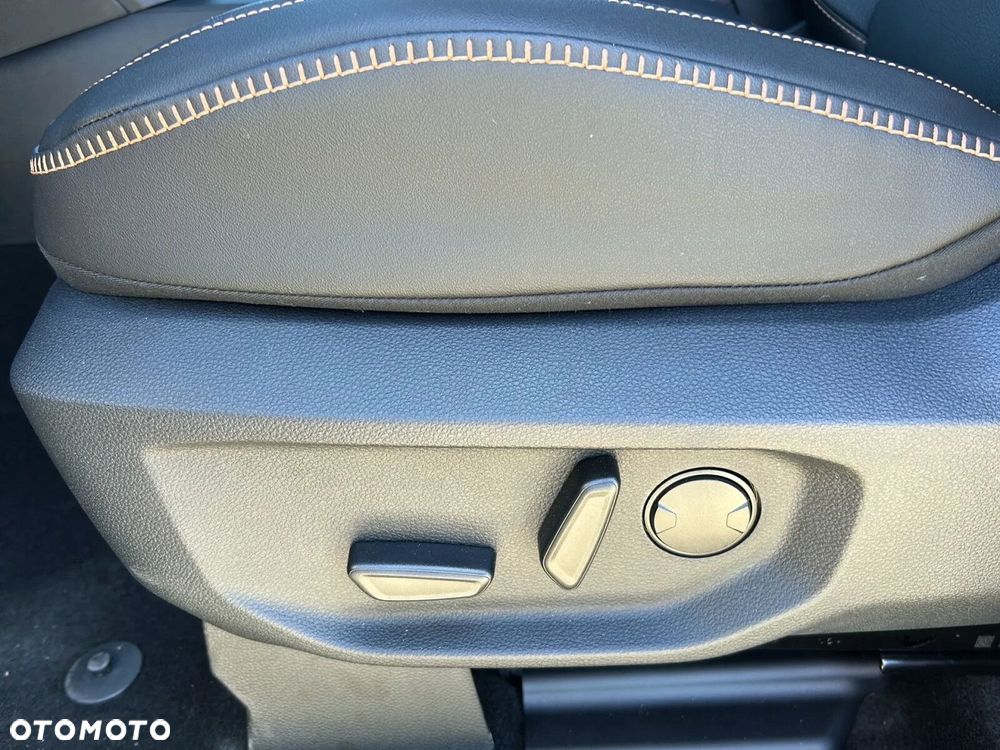 Volkswagen Amarok - 28