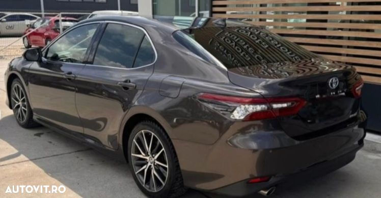 Toyota Camry 2.5 Exclusive - 1