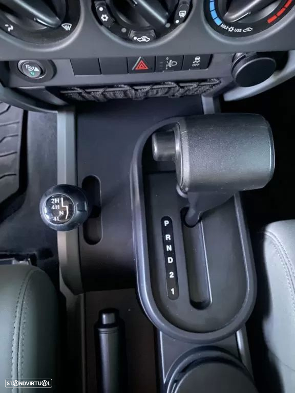 Jeep wrangler unlimited sahara 4x4 - 20