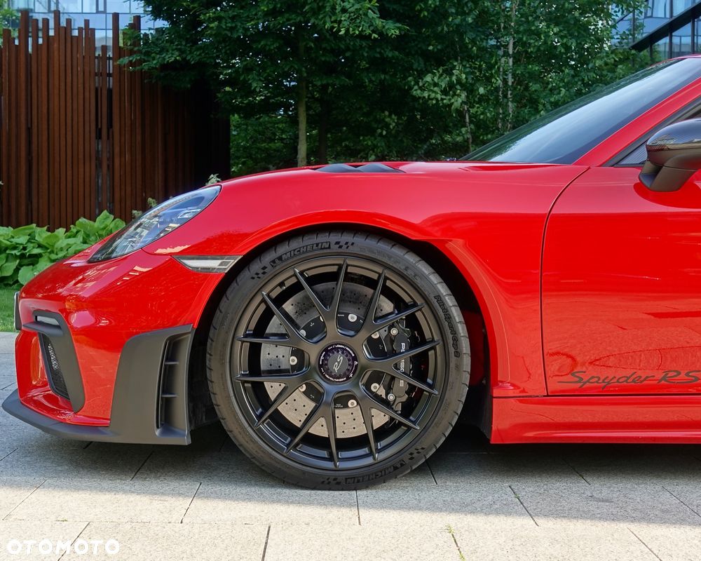 Porsche 718 Spyder - 15