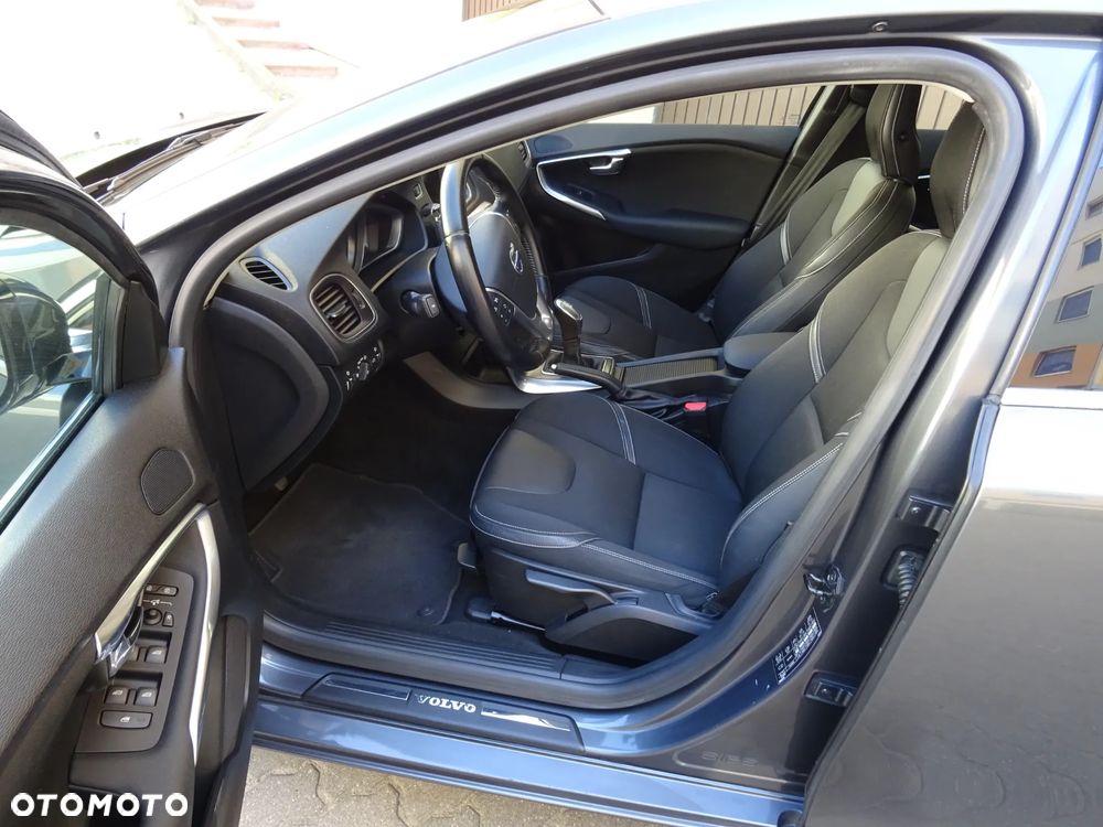 Volvo V40 D2 Momentum - 6