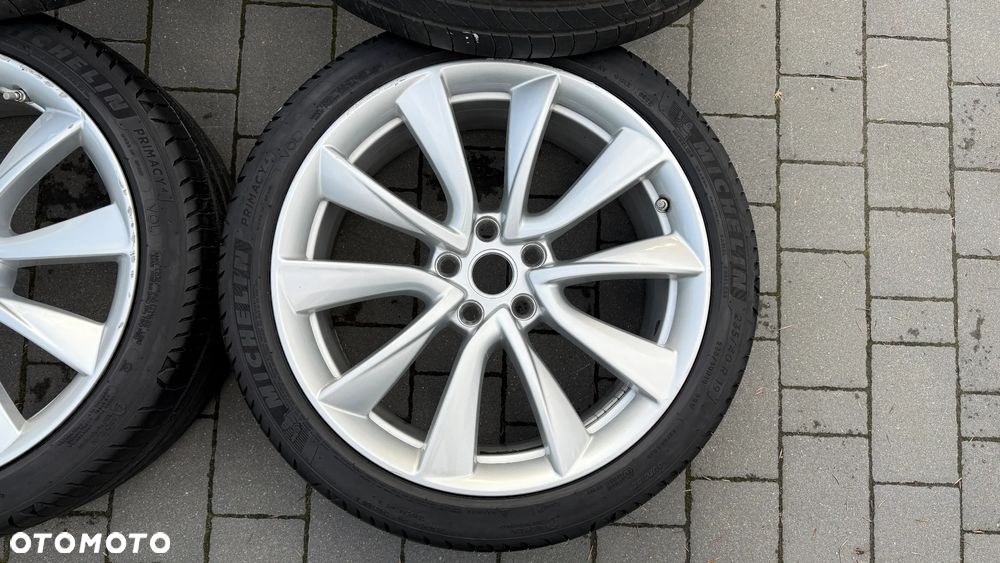 Koła r19 235/40 Tesla 5x114.3 ET40 8.5J alufelgi Model 3 - 5