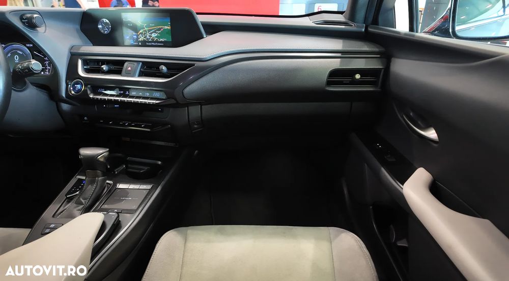 Lexus UX 250h 2.0L HEV 20H- (178 HP) 4X4 CVT Special Edition - 17