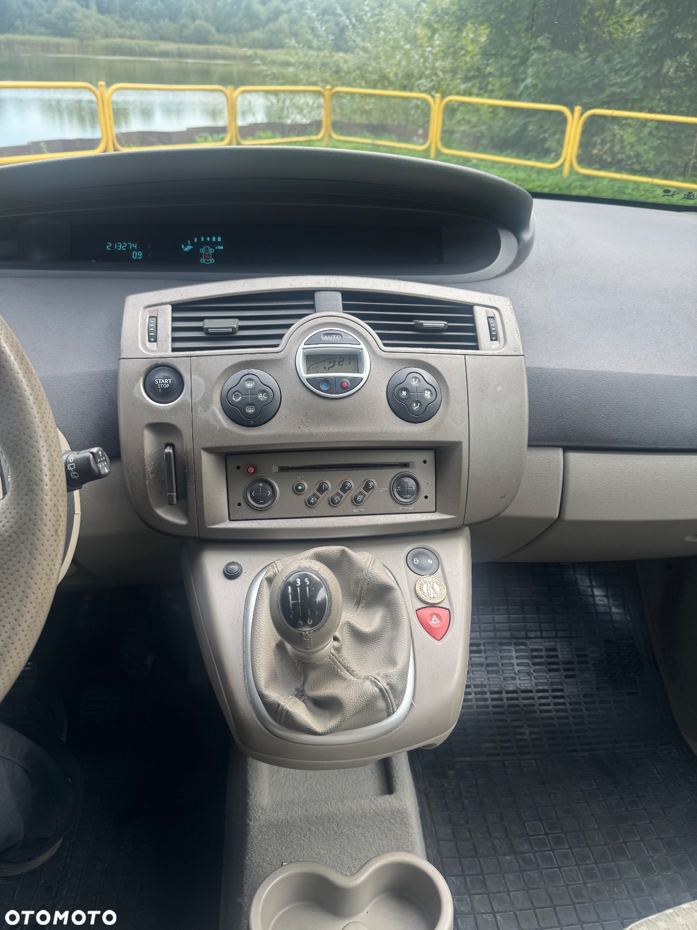 Renault Scenic 1.9 dCi Emotion - 16