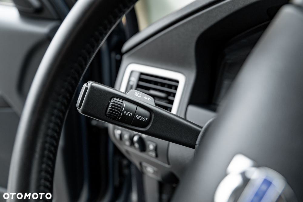 Volvo XC 70 D5 AWD Momentum - 31