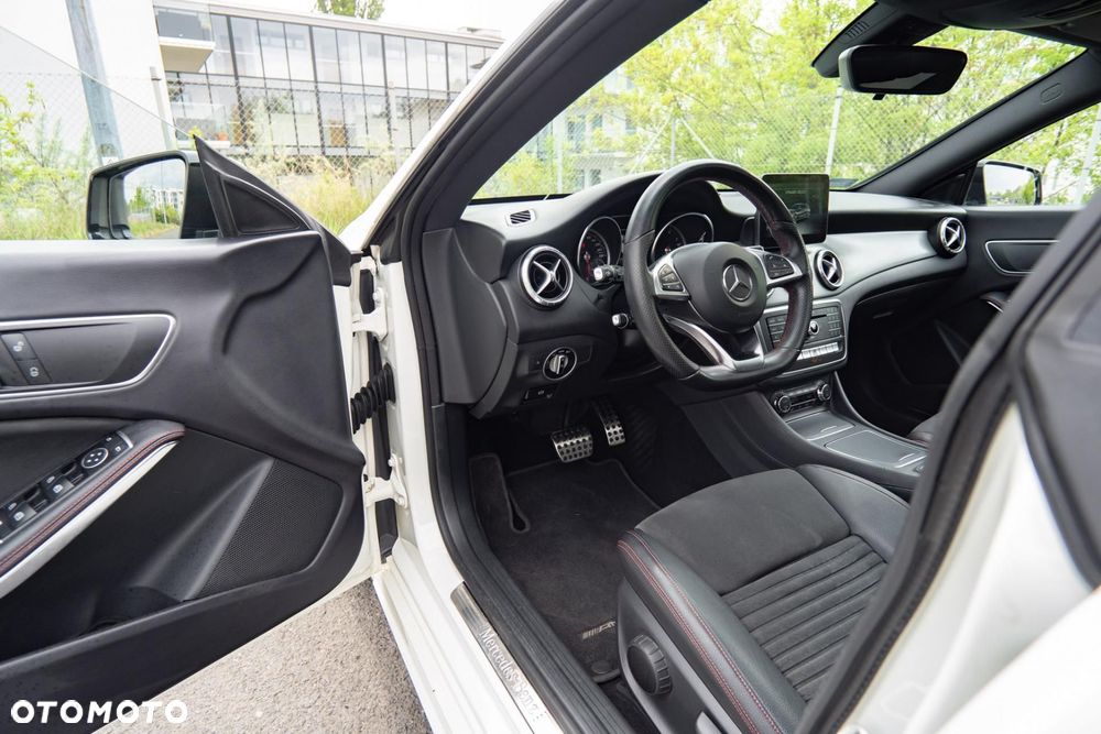 Mercedes-Benz CLA - 10