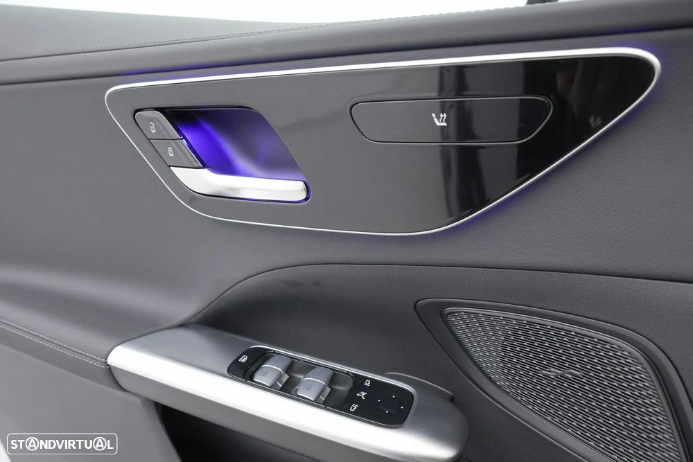 Mercedes-Benz C 300 e AMG Line - 19