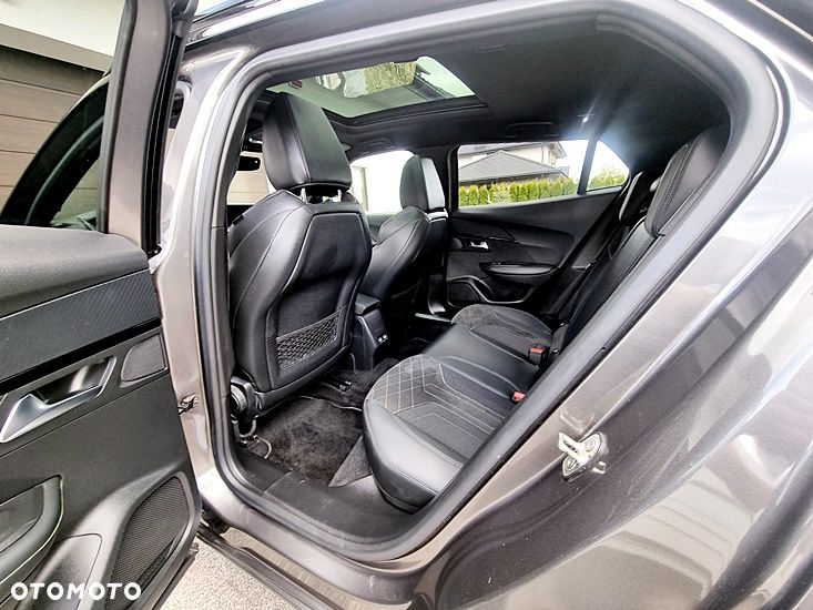 Peugeot 2008 PureTech 130 EAT8 GT - 18