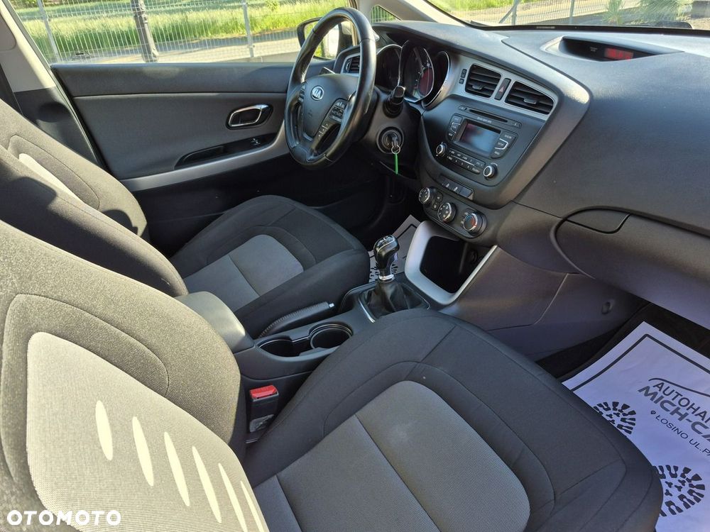 Kia Ceed - 32