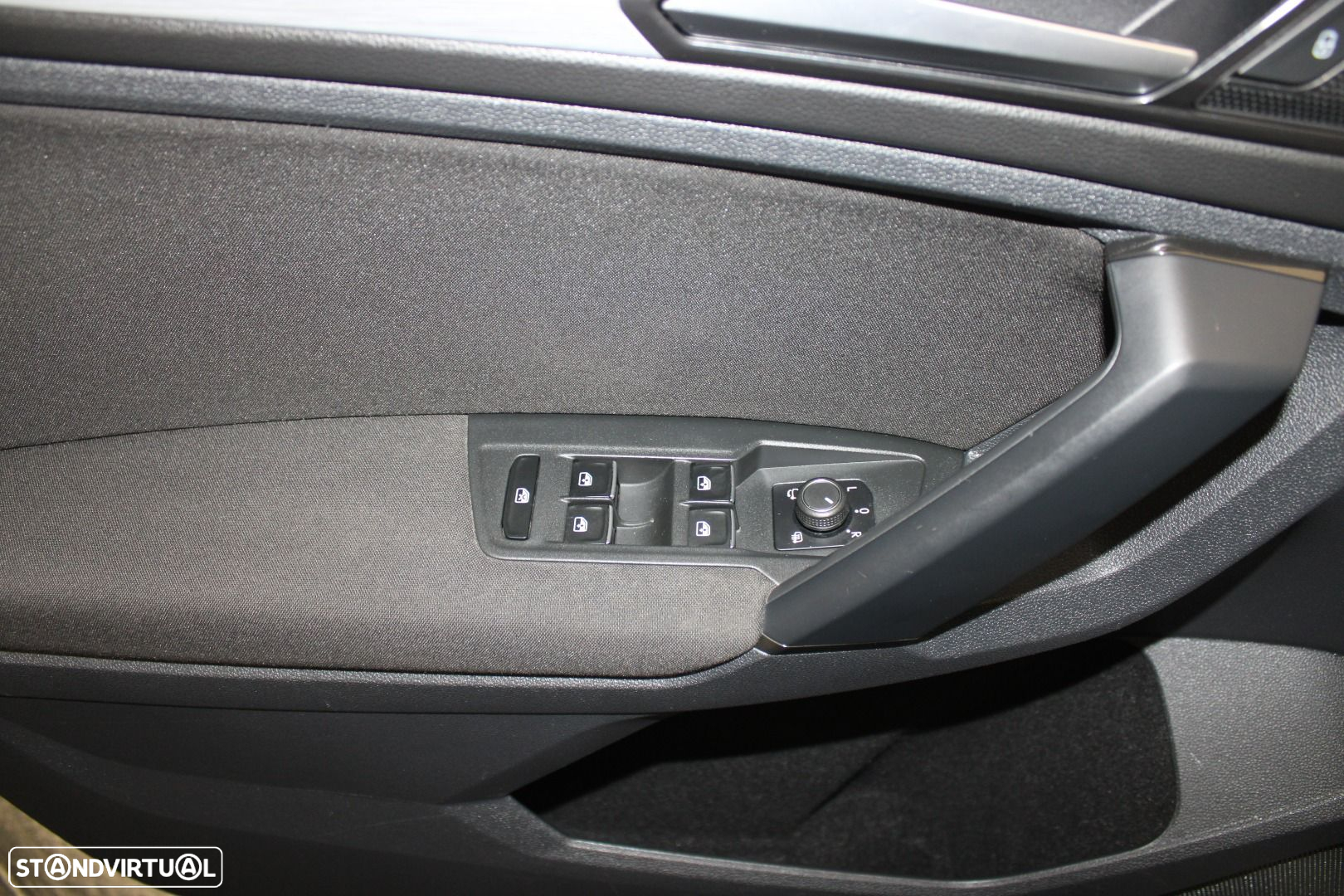 VW Tiguan 2.0 TDI Confortline - 23
