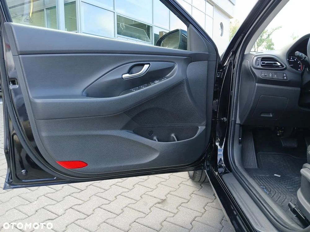 Hyundai i30 1.5 T-GDI 48V Comfort DCT - 10