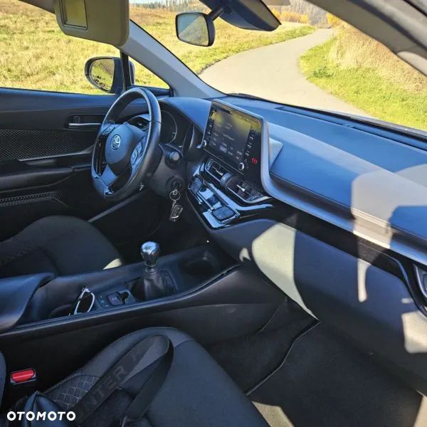 Toyota C-HR 1.2 T Dynamic - 10