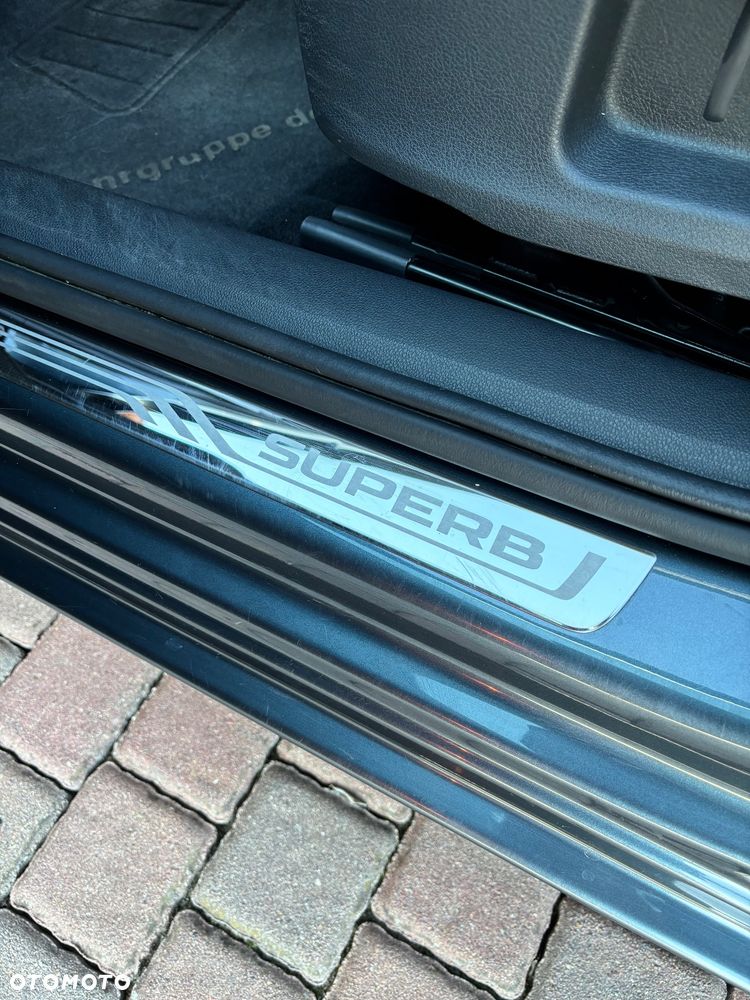 Skoda Superb 2.0 TDI Ambition DSG - 13