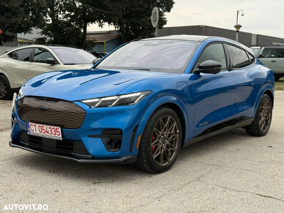 Ford Mustang Mach-E - 2